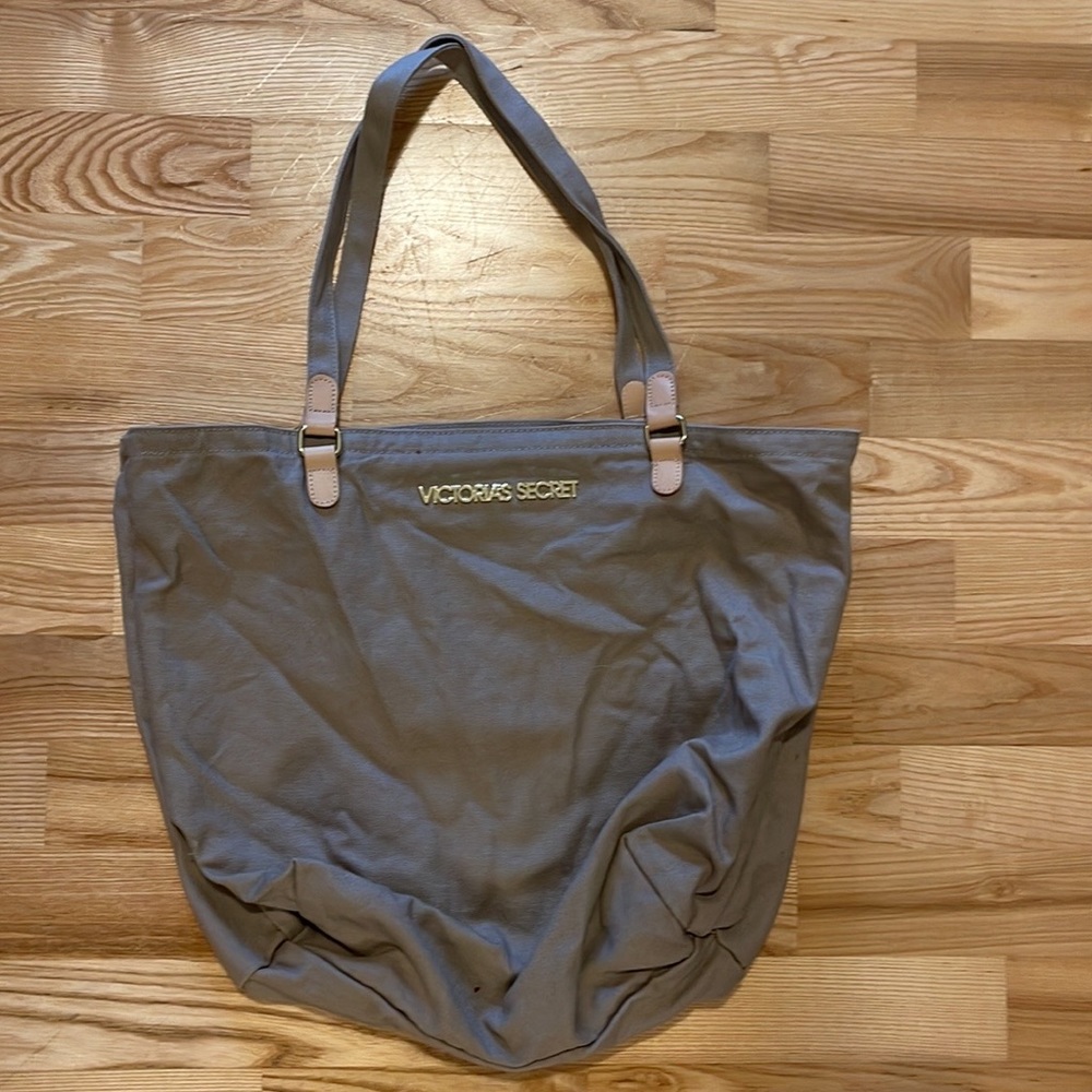 Exclusive South Beach Miami Victoria’s Secret bag - Picture 2 of 3